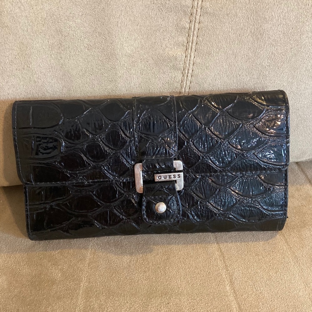 Guess wallet.